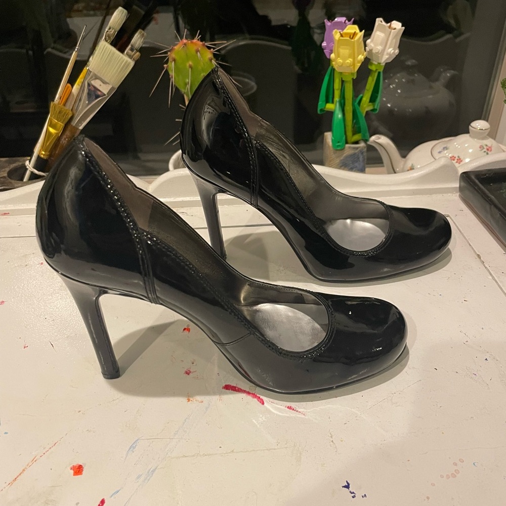 VINTAGE GUESS HEELS - Picture 3 of 4